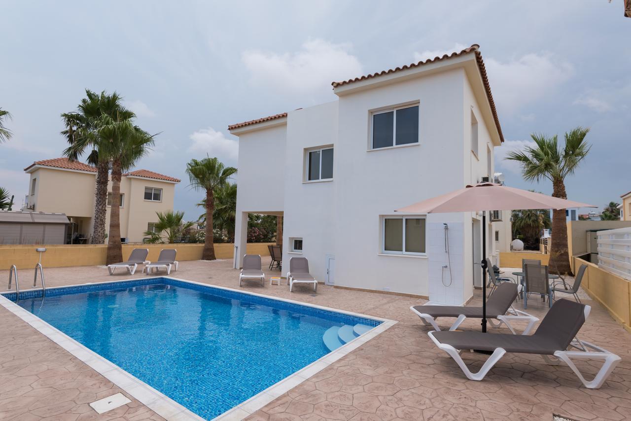 Mare Vilă Ayia Napa
